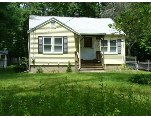 Unit for sale at 304 Pleasant St, Franklin, MA 02038