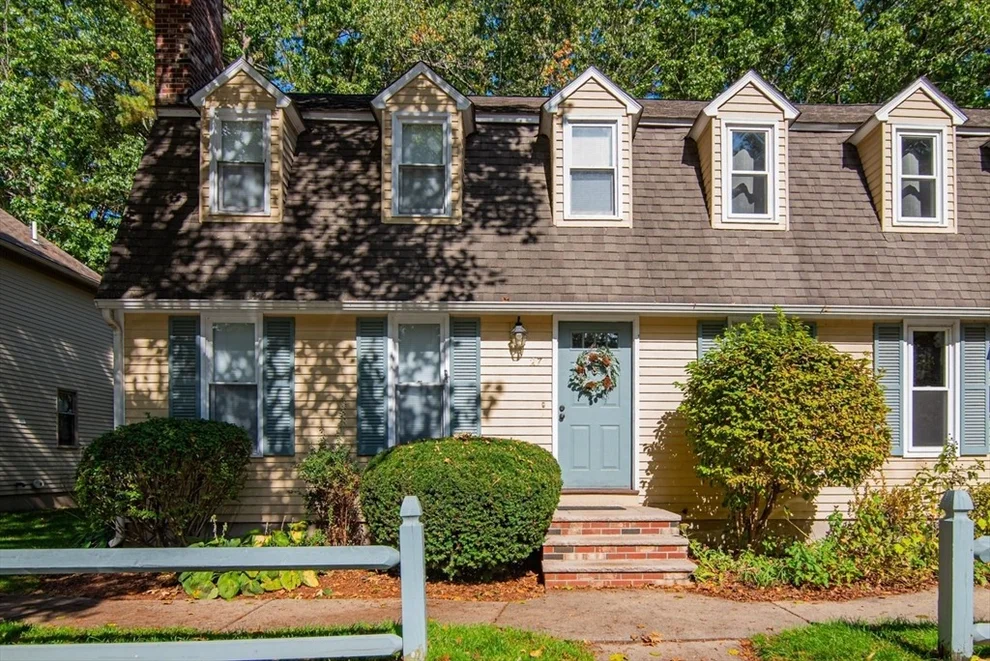 Unit for sale at 271 Wellman Ave, Chelmsford, MA 01863