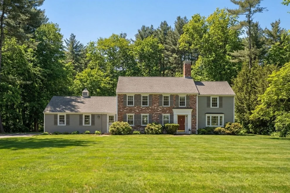 Unit for sale at 30 Surrey Lane, Topsfield, MA 01983