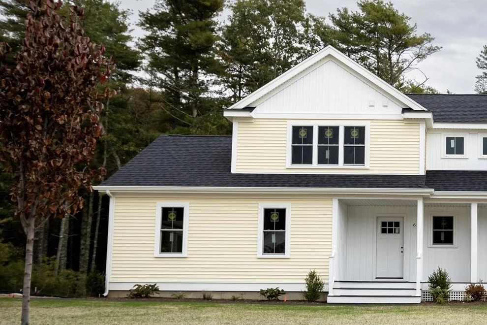 Unit for sale at 6 Katlyn Circle, Rochester, MA 02770