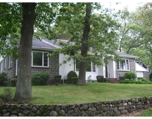 Unit for sale at 133 Woodcrest Dr, Melrose, MA 02176