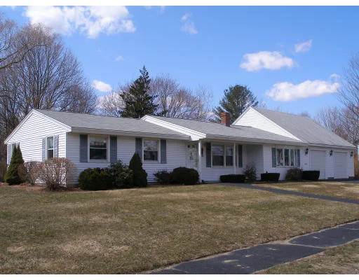 Unit for sale at 28 Elizabeth Ln, Peabody, MA 01960