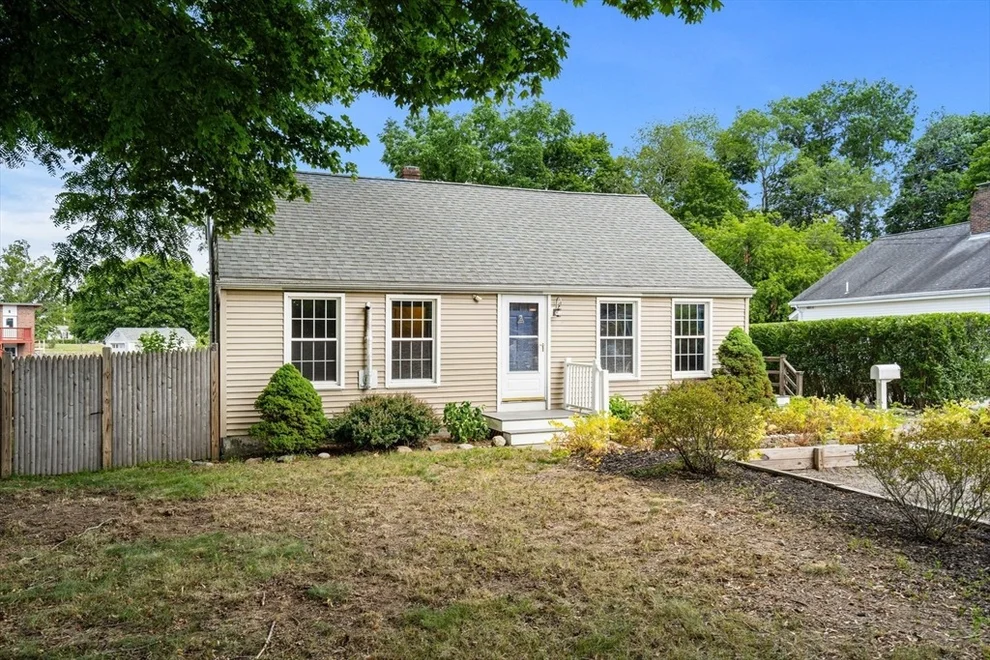 Unit for sale at 5 Dipalma Rd, Beverly, MA 01915