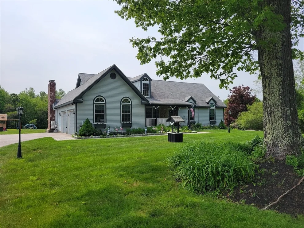 Unit for sale at 110 Hosley Rd, Gardner, MA 01440