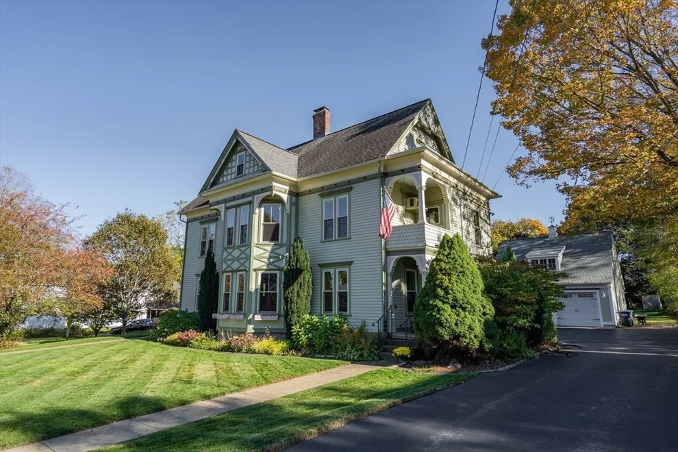 Unit for sale at 256 Main St, Spencer, MA 01562