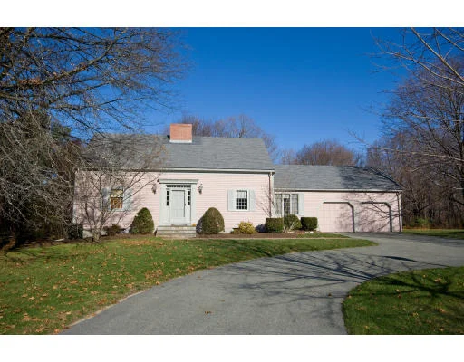 Unit for sale at 22 Lois Lane, Lexington, MA 02420