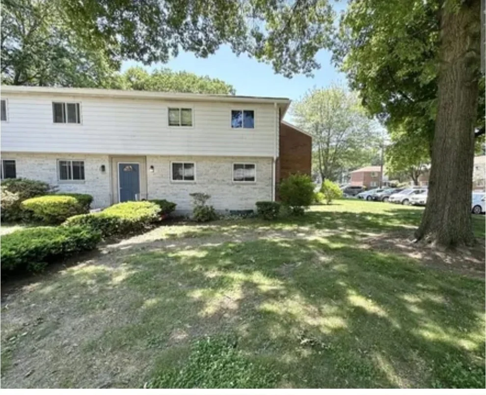 Unit for sale at 205 Bishop Dr, Framingham, MA 01702