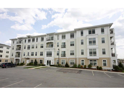 Unit for sale at 4 Repton Cir, Watertown, MA 02472