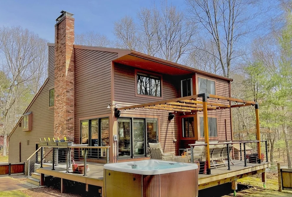 Unit for sale at 8 Fredrickson Rd, Norfolk, MA 02056