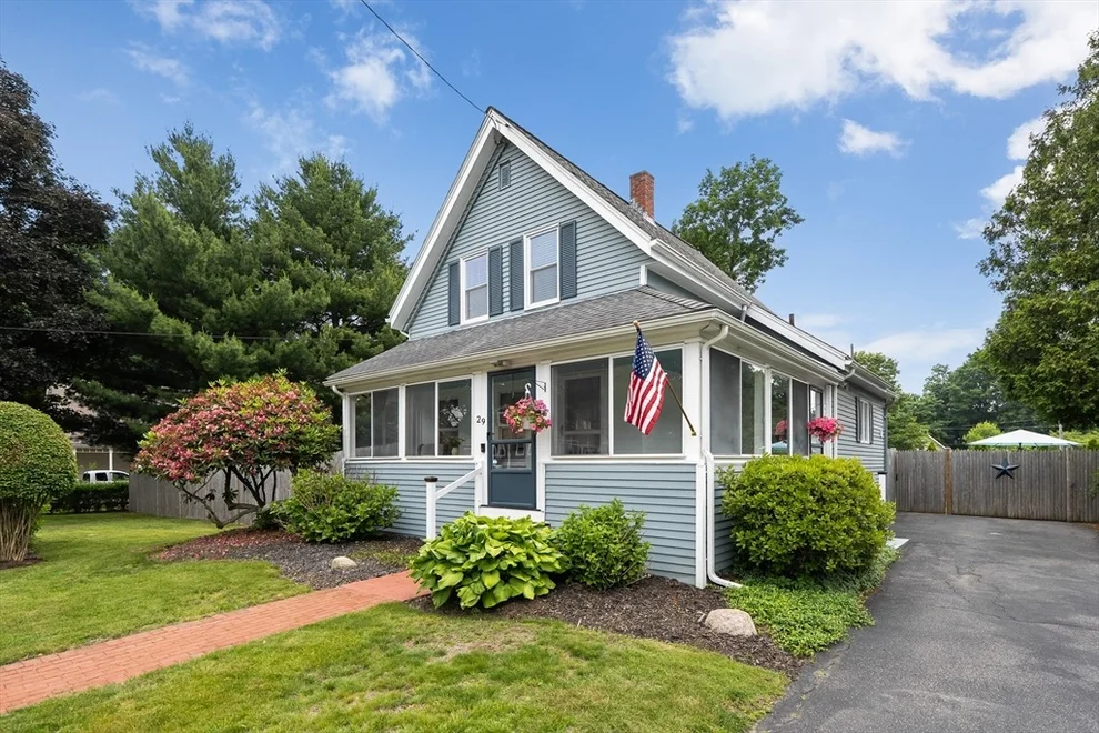 Unit for sale at 29 Huntington Ave, Weymouth, MA 02190