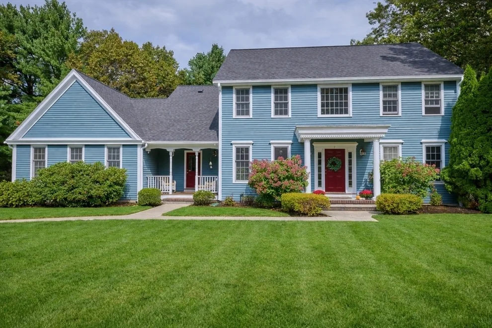 Unit for sale at 7 James Ave, Middleton, MA 01949