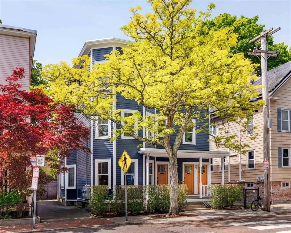 Unit for sale at 89 Kinnaird Street, Cambridge, MA 02139