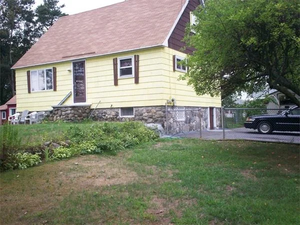 Unit for sale at 111 Acropolis Road, Lowell, MA 01854