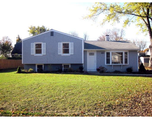 Unit for sale at 106 Wilder St, Swansea, MA 02777