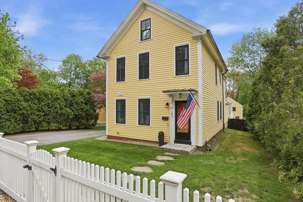 Unit for sale at 253 Great Rd, Bedford, MA 01730