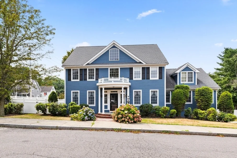 Unit for sale at 4 Mcdonald Farm Rd, Wakefield, MA 01880