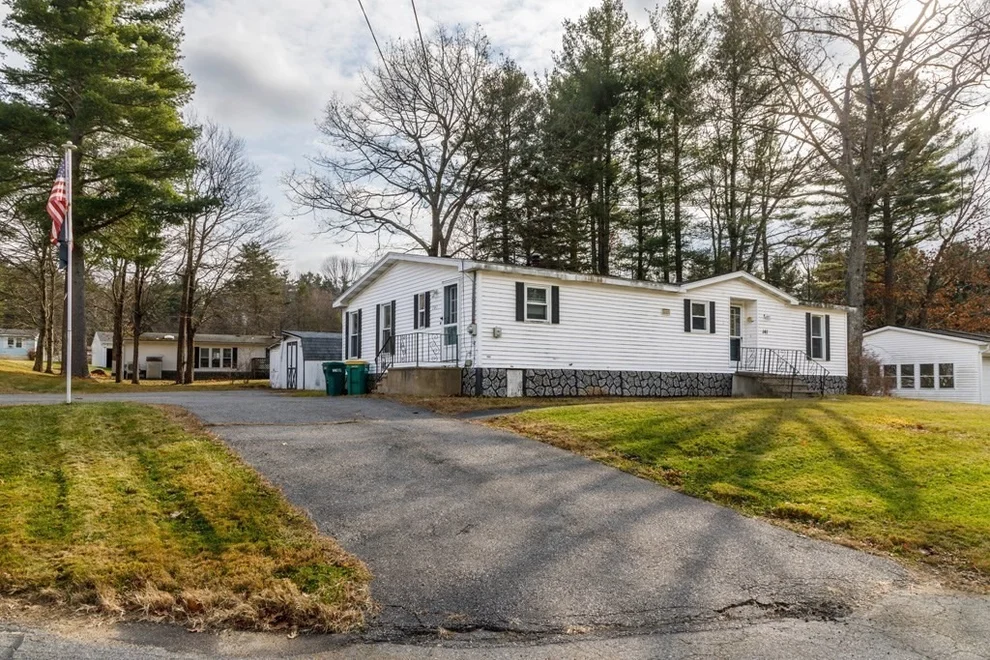 Unit for sale at 141 Sunrise Lane, Gardner, MA 01440