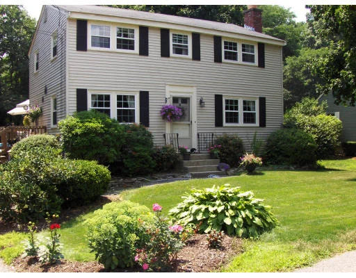Unit for sale at 3 Pierce St., Hudson, MA 01749