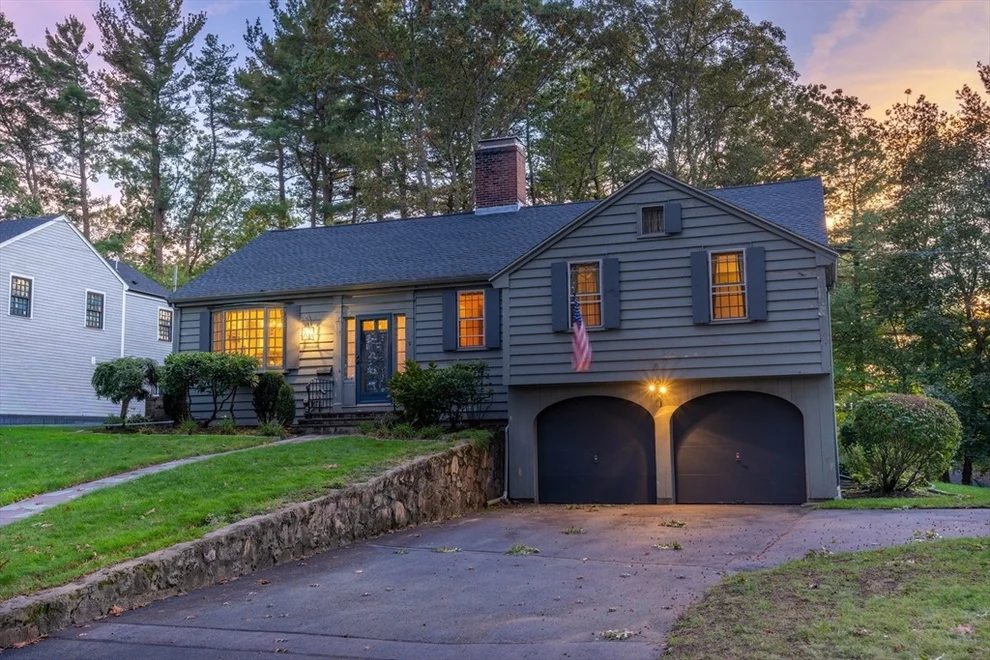 Unit for sale at 9 Fernway, Lynnfield, MA 01940