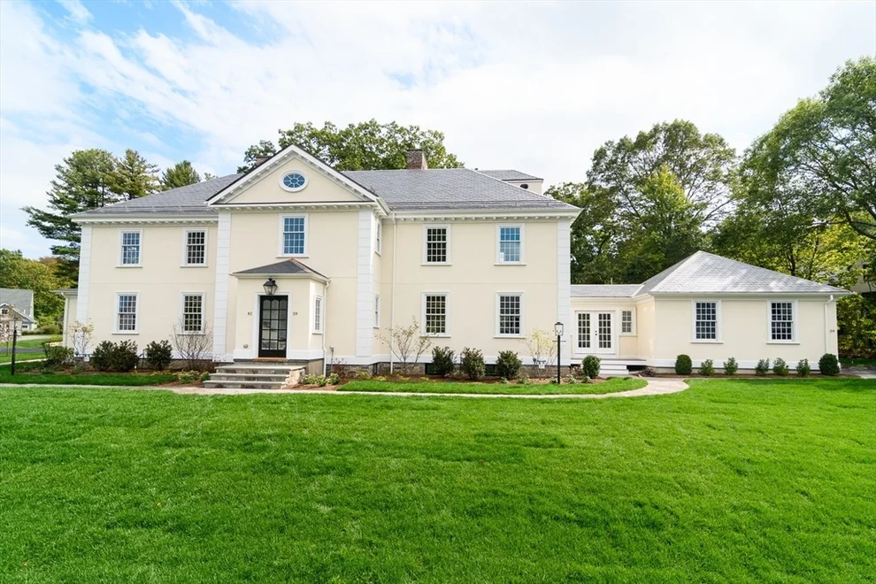 Unit for sale at 61 Wolcott Woods Lane, Milton, MA 02186