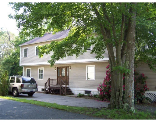 Unit for sale at 141 Peach St, Braintree, MA 02184