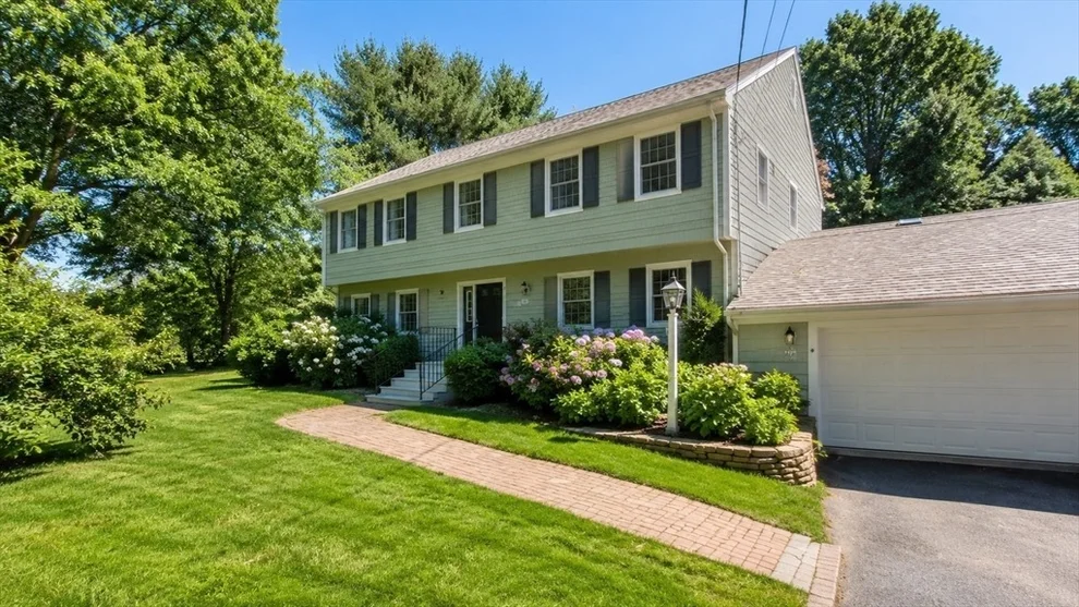 Unit for sale at 225 River Rd, Tewksbury, MA 01876