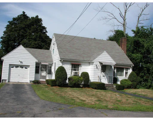 Unit for sale at 381 S Main Street, Hopedale, MA 01747