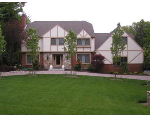 Unit for sale at 54 Colonial Dr, Shrewsbury, MA 01545