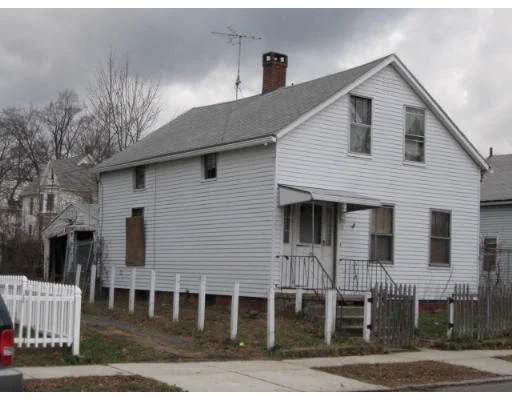 Unit for sale at 73 Taylor St, Holyoke, MA 01040