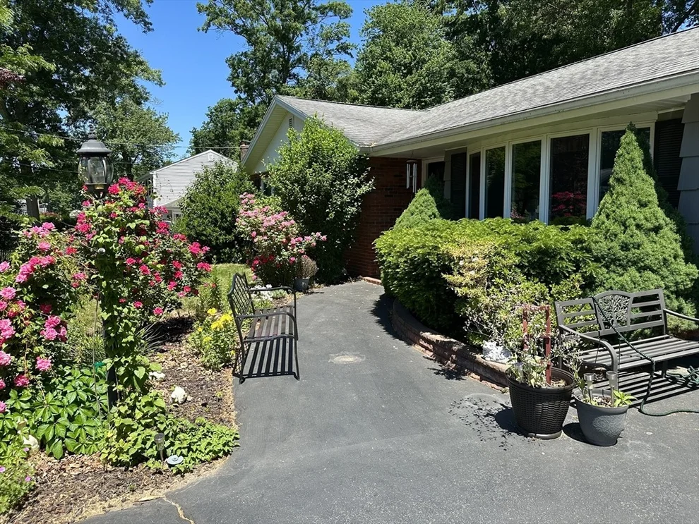 Unit for sale at 31 Marianna Road, Salem, NH 03079