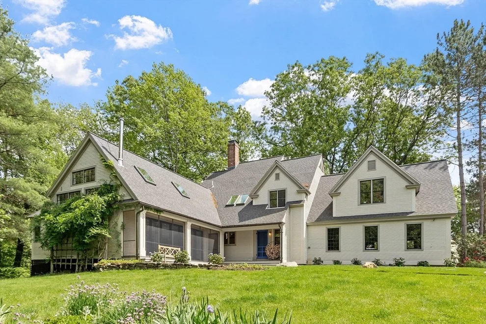 Unit for sale at 429 School St, Carlisle, MA 01741