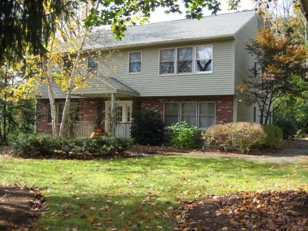 Unit for sale at 3 Hinman, Sturbridge, MA 01518