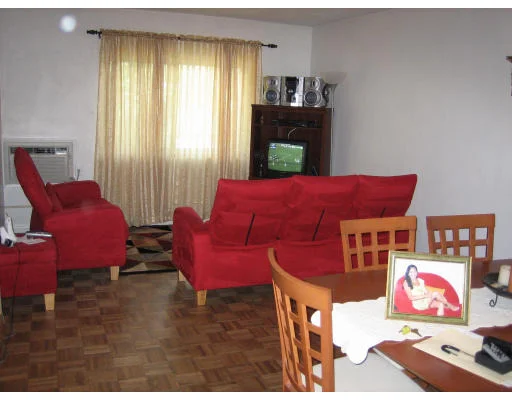 Unit for sale at 15 Willis St, Framingham, MA 01702