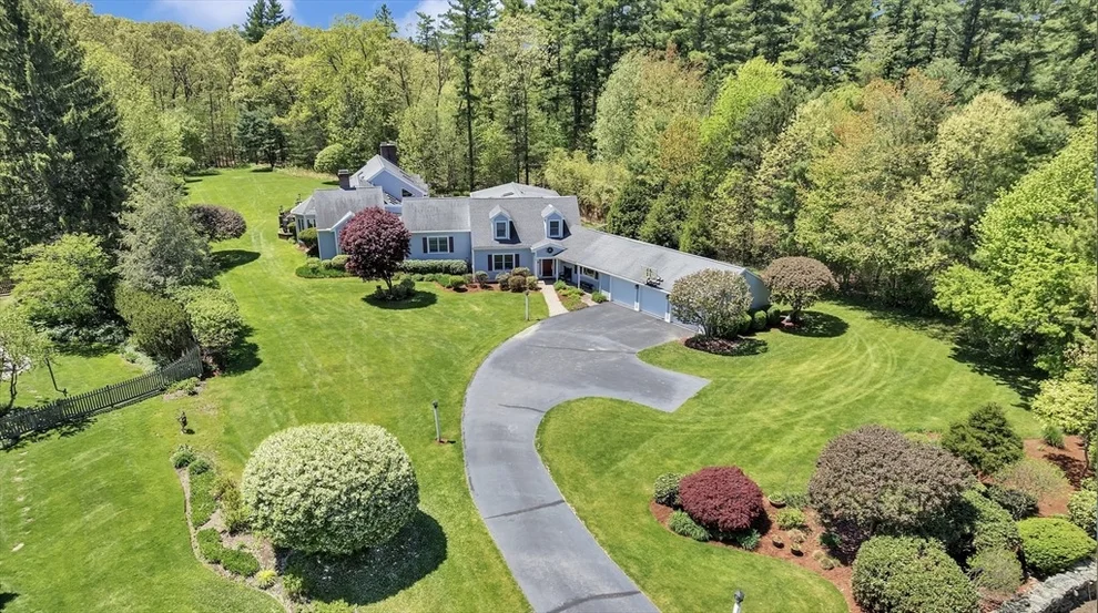 Unit for sale at 123 Farm Street, Dover, MA 02030
