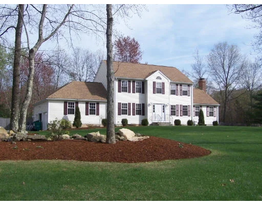Unit for sale at 16 Patriot Way, Uxbridge, MA 01569