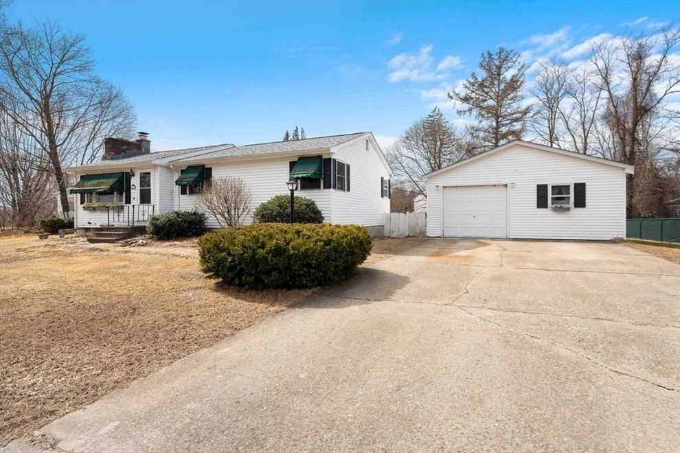 Unit for sale at 152 Central Street, Millville, MA 01529