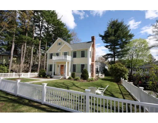 Unit for sale at 34 Leighton Rd, Wellesley, MA 02482