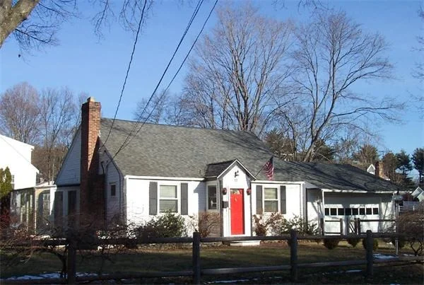 Unit for sale at 11 Londonderry Rd, Framingham, MA 01701