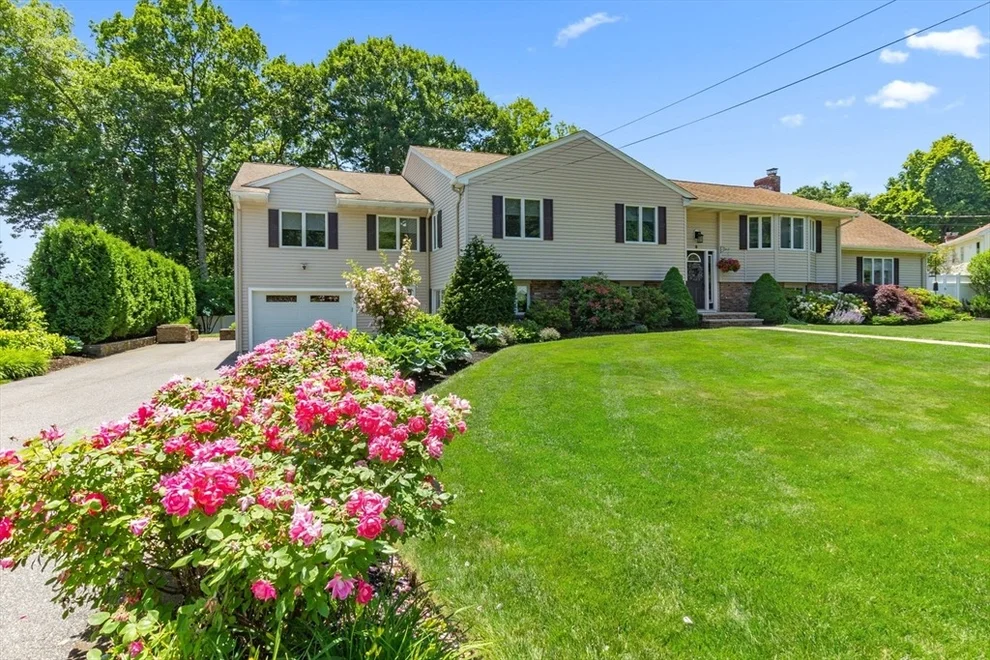 Unit for sale at 2 Cider Mill Rd, Peabody, MA 01960