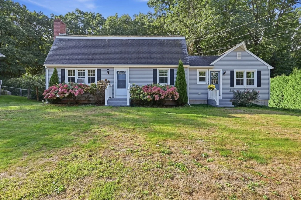 Unit for sale at 106 Northridge Rd, Westfield, MA 01085