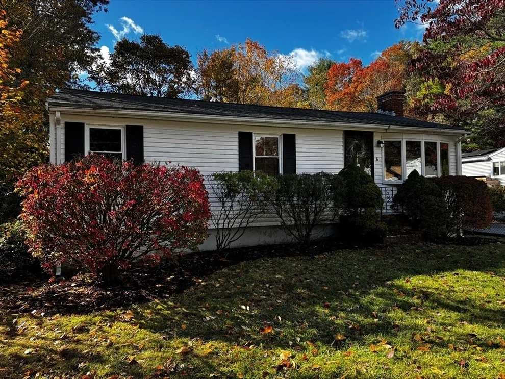Unit for sale at 6 Evan Rd, Pembroke, MA 02359