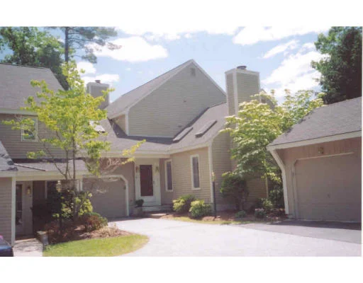 Unit for sale at 113 Brickett Hill Circle, Haverhill, MA 01830