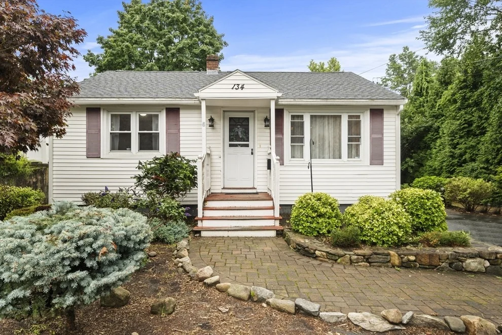 Unit for sale at 134 Marshall Ave, Lowell, MA 01851