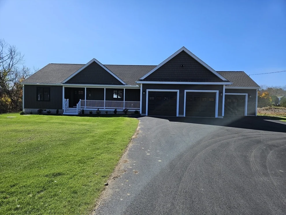 Unit for sale at 126 Elm St, Uxbridge, MA 01569