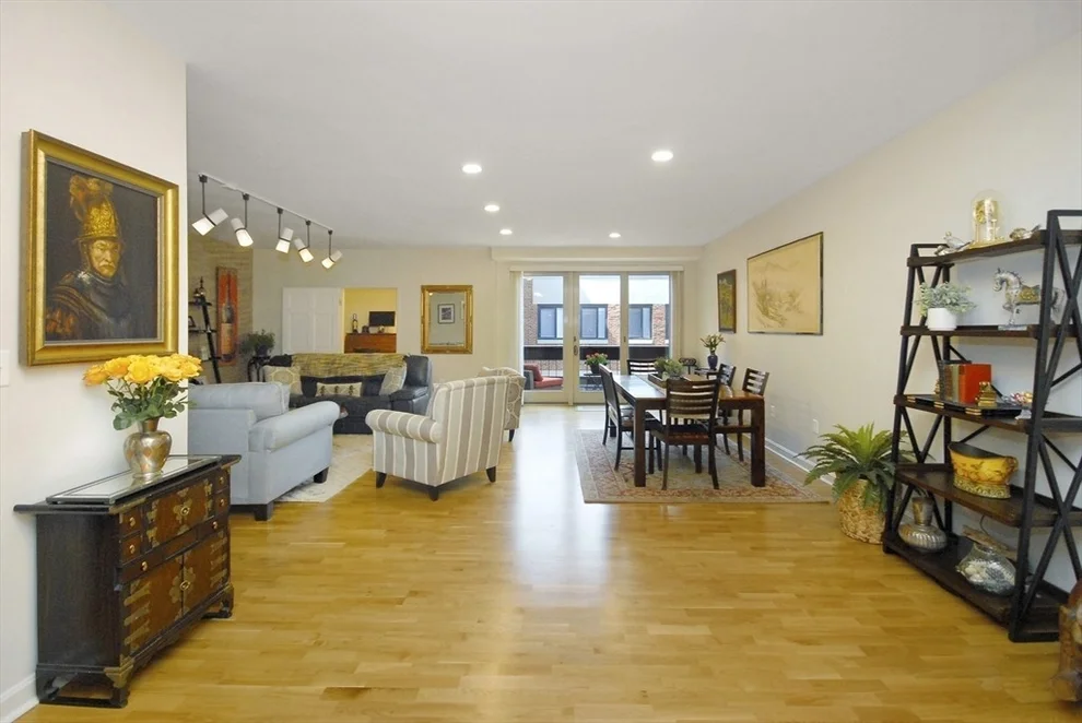 Unit for sale at 100 Keyes Rd, Concord, MA 01742
