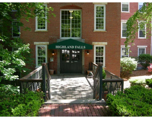 Unit for sale at 2 School Street, Lincoln, RI 02865