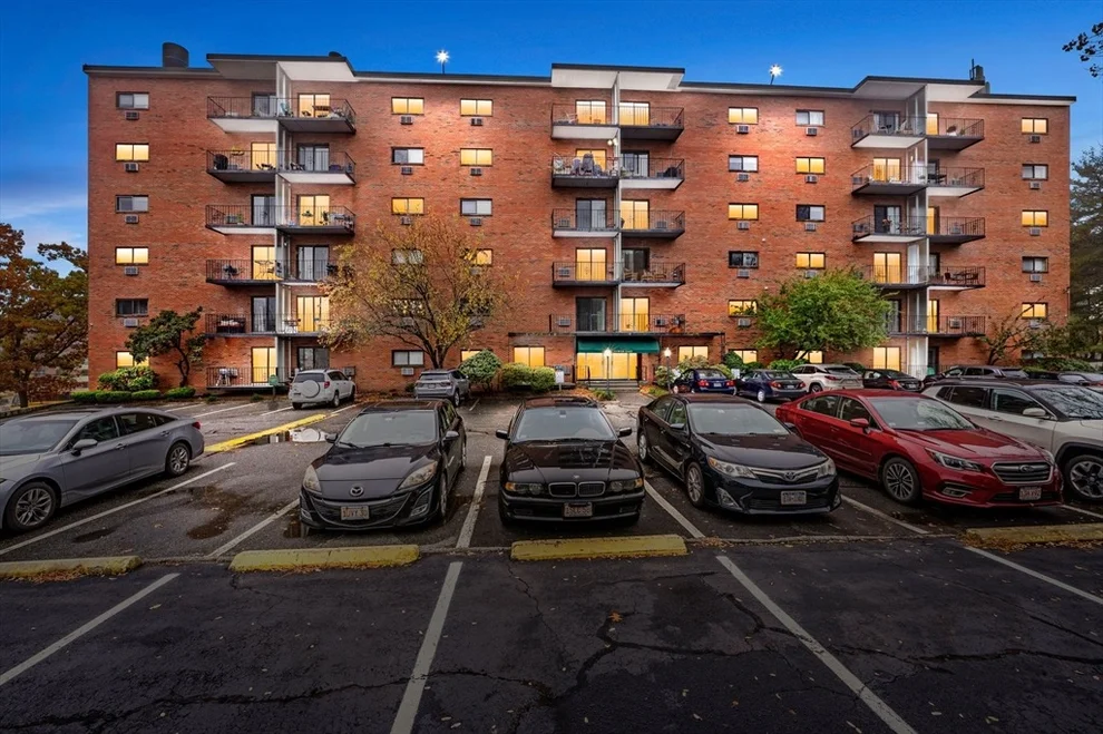 Unit for sale at 1321 Worcester Rd, Framingham, MA 01701