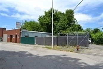Unit for sale at 489 Middlesex St, Lowell, MA 01851