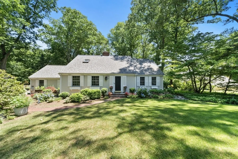 Unit for sale at 55 Fox Run Rd, Hamilton, MA 01982