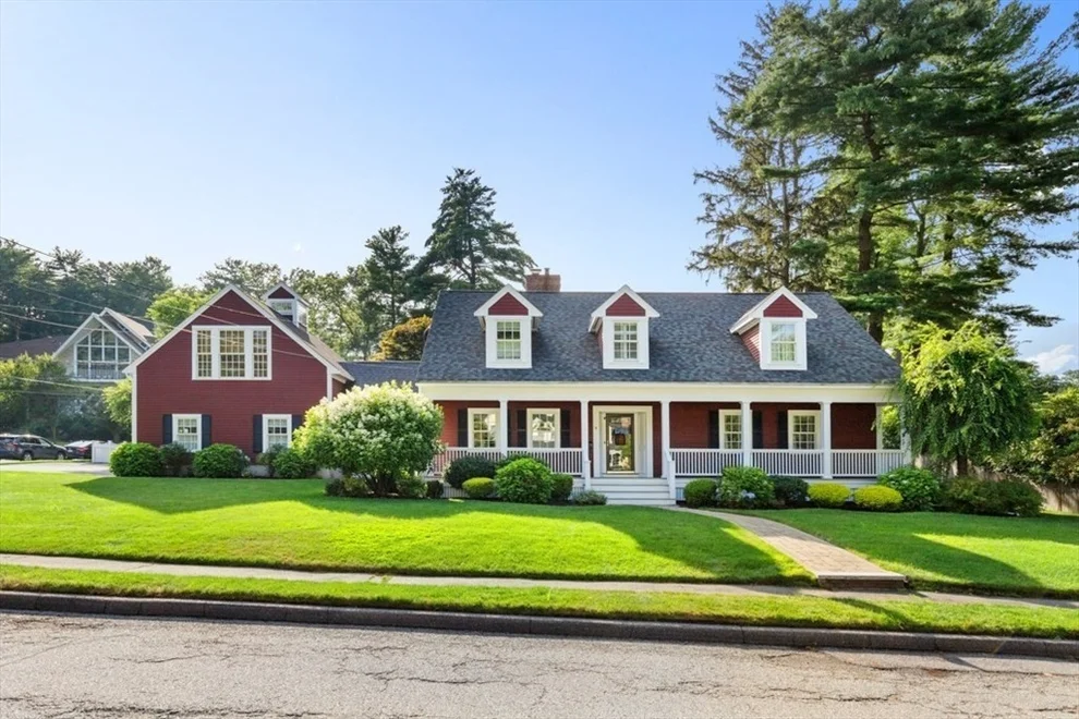 Unit for sale at 4 Friars Ln, Lynnfield, MA 01940
